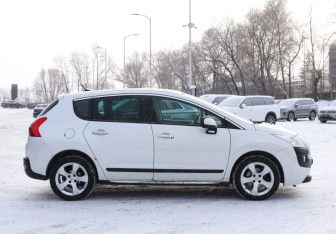 Подержанный автомобиль Peugeot 3008 2012 года (4 фото)