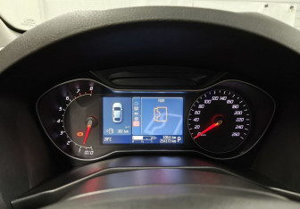 Подержанный автомобиль Ford Mondeo Sedan 2012 года (16 фото)