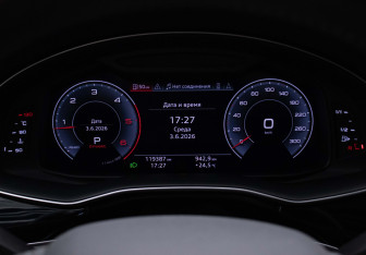 Подержанный автомобиль Audi Q8 2019 года (12 фото)