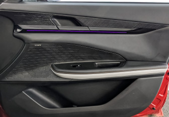 Подержанный автомобиль Changan UNI-V 2023 года (25 фото)