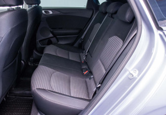 Подержанный автомобиль Kia Ceed Hatchback 2021 года (11 фото)