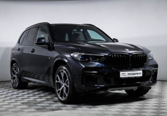 Подержанный автомобиль BMW X5 2022 года (3 фото)