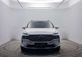 Подержанный автомобиль Hyundai Santa Fe 2021 года (2 фото)