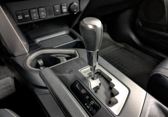 Подержанный автомобиль Toyota RAV4 2016 года (28 фото)