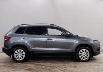 Подержанный автомобиль Skoda Karoq 2020 года (8 фото)