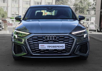 Подержанный автомобиль Audi A3 Sedan 2022 года (2 фото)