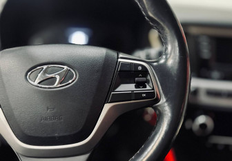 Подержанный автомобиль Hyundai Solaris Sedan 2017 года (15 фото)