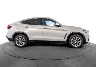 Подержанный автомобиль BMW X6 2019 года (4 фото)