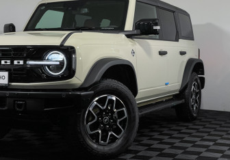 Подержанный автомобиль Ford Bronco 2024 года (26 фото)