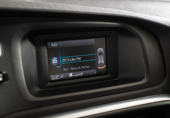 Подержанный автомобиль Volvo V40 Hatchback 2013 года (15 фото)