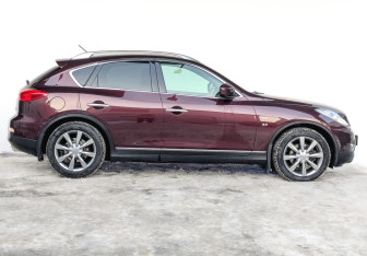 Подержанный автомобиль Infiniti QX50 2014 года (4 фото)