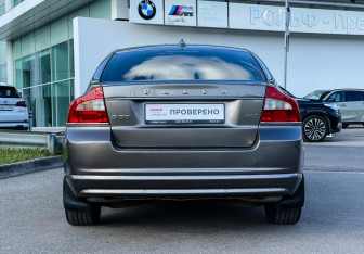 Подержанный автомобиль Volvo S80 2011 года (6 фото)