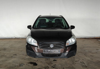 Подержанный автомобиль Suzuki SX4 Hatchback 2014 года (2 фото)
