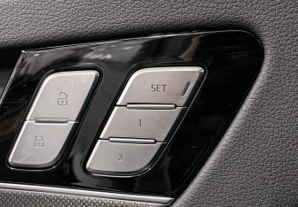 Подержанный автомобиль Audi Q5 2024 года (17 фото)