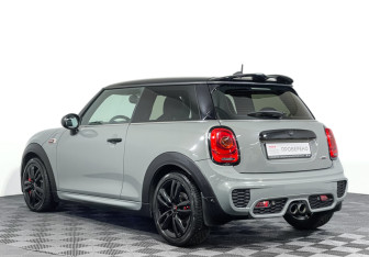 Подержанный автомобиль MINI Hatch 2017 года (7 фото)