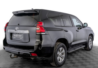 Подержанный автомобиль Toyota Land Cruiser Prado 2018 года (5 фото)