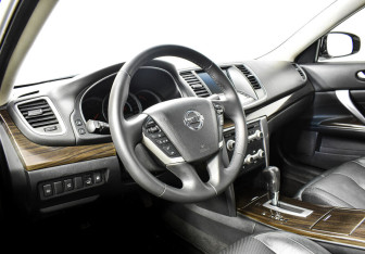 Подержанный автомобиль Nissan Teana 2012 года (11 фото)