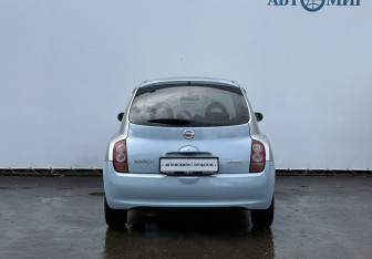 Подержанный автомобиль Nissan March Hatchback 2002 года (6 фото)