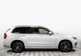 Подержанный автомобиль Volvo XC90 2019 года (4 фото)