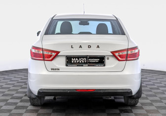 Подержанный автомобиль LADA (ВАЗ) Vesta Sedan 2017 года (6 фото)