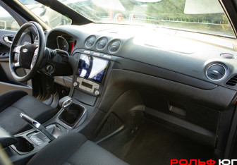 Подержанный автомобиль Ford S-MAX 2006 года (7 фото)