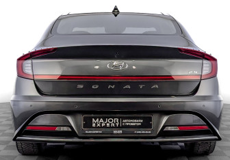 Подержанный автомобиль Hyundai Sonata 2023 года (6 фото)
