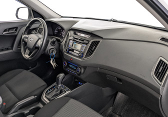 Подержанный автомобиль Hyundai Creta 2019 года (13 фото)