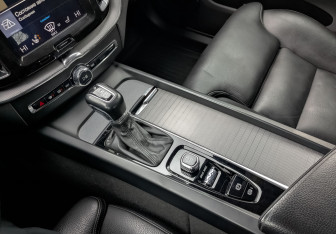 Подержанный автомобиль Volvo XC60 2018 года (26 фото)