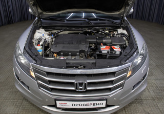 Подержанный автомобиль Honda Crosstour 2011 года (9 фото)