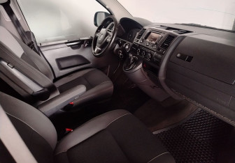 Подержанный автомобиль Volkswagen Multivan 2010 года (12 фото)