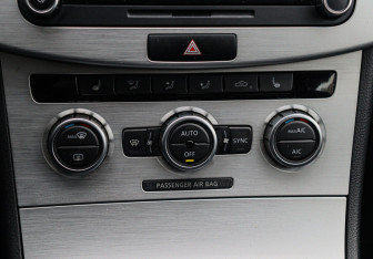 Подержанный автомобиль Volkswagen Passat CC 2012 года (14 фото)