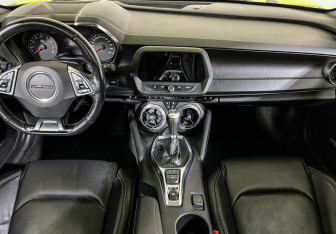Подержанный автомобиль Chevrolet Camaro Coupe 2019 года (12 фото)