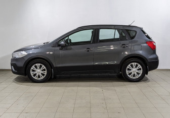 Подержанный автомобиль Suzuki SX4 Hatchback 2021 года (8 фото)