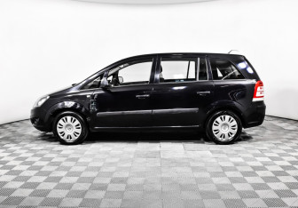 Подержанный автомобиль Opel Zafira Compactvan 2010 года (8 фото)