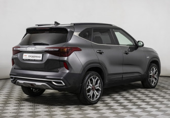 Подержанный автомобиль Kia Seltos 2022 года (5 фото)