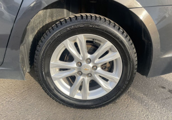 Подержанный автомобиль Chevrolet Cruze Sedan 2012 года (12 фото)