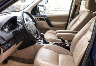 Подержанный автомобиль Land Rover Freelander 2012 года (16 фото)
