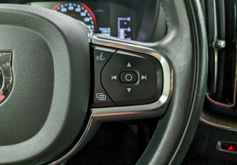 Подержанный автомобиль Volvo XC60 2019 года (29 фото)