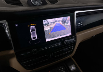 Подержанный автомобиль Porsche Macan 2019 года (20 фото)