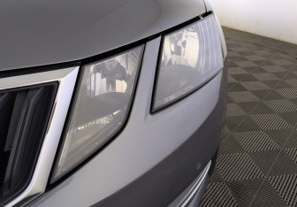 Подержанный автомобиль Skoda Octavia Liftback 2018 года (11 фото)