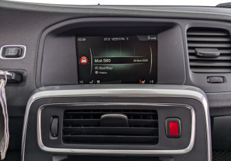 Подержанный автомобиль Volvo S60 2016 года (17 фото)