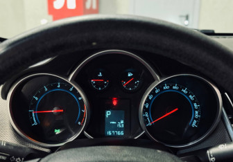 Подержанный автомобиль Chevrolet Cruze Sedan 2013 года (13 фото)