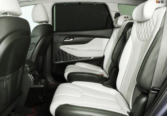 Подержанный автомобиль Hyundai Santa Fe 2021 года (10 фото)