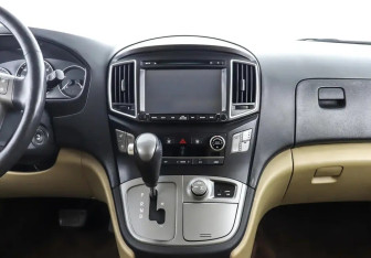 Подержанный автомобиль Hyundai Grand Starex 2016 года (7 фото)