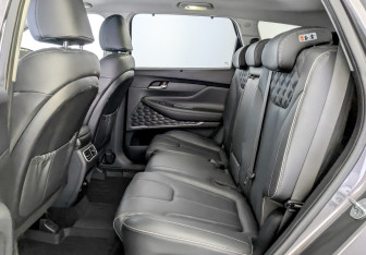 Подержанный автомобиль Hyundai Santa Fe 2023 года (12 фото)
