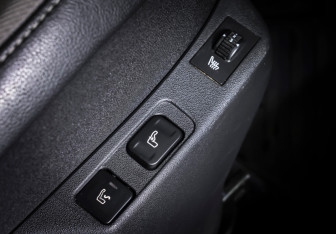 Подержанный автомобиль Citroen C4 Hatchback 2013 года (18 фото)