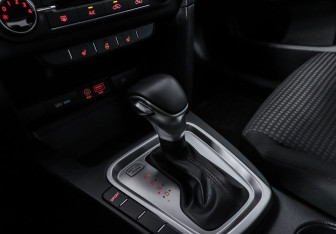 Подержанный автомобиль Kia Ceed Hatchback 2018 года (9 фото)