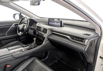 Подержанный автомобиль Lexus RX 2018 года (11 фото)