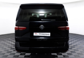 Подержанный автомобиль Volkswagen Multivan 2022 года (6 фото)