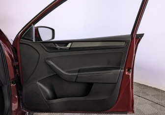 Подержанный автомобиль Skoda Rapid Liftback 2022 года (25 фото)